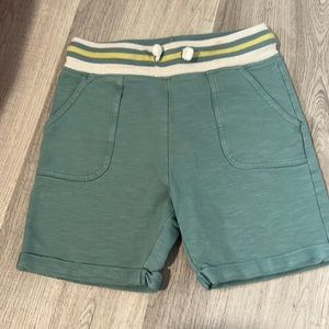 Shorts size 5t
